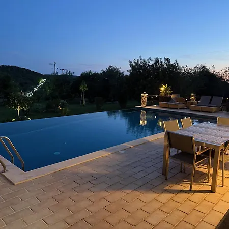 Casa Tranquility With Beautiful Heated Pool And Jacuzzi! فيلة لول