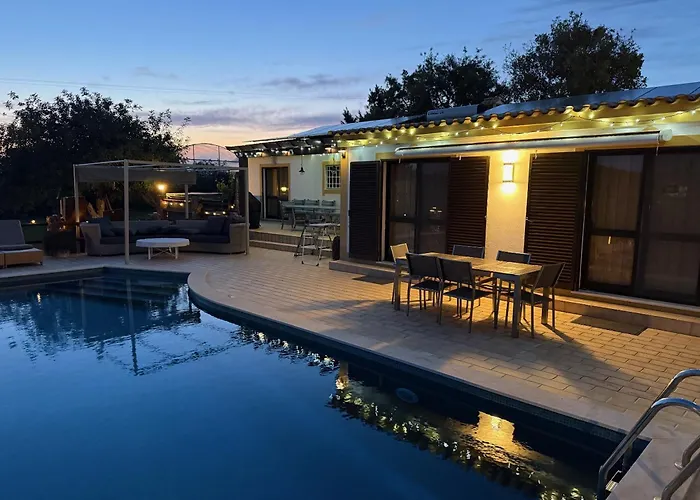 ヴィラ Casa Tranquility With Beautiful Heated Pool And Jacuzzi!