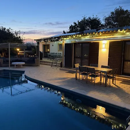 Villa Casa Tranquility With Beautiful Heated Pool And Jacuzzi!